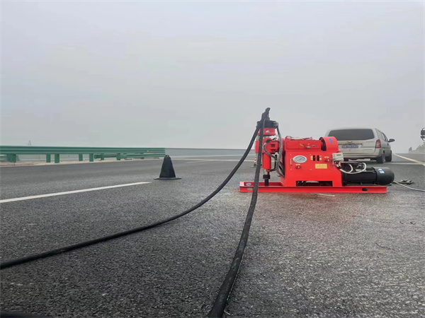 西乡马路路基路面开裂下沉注浆加固灌浆